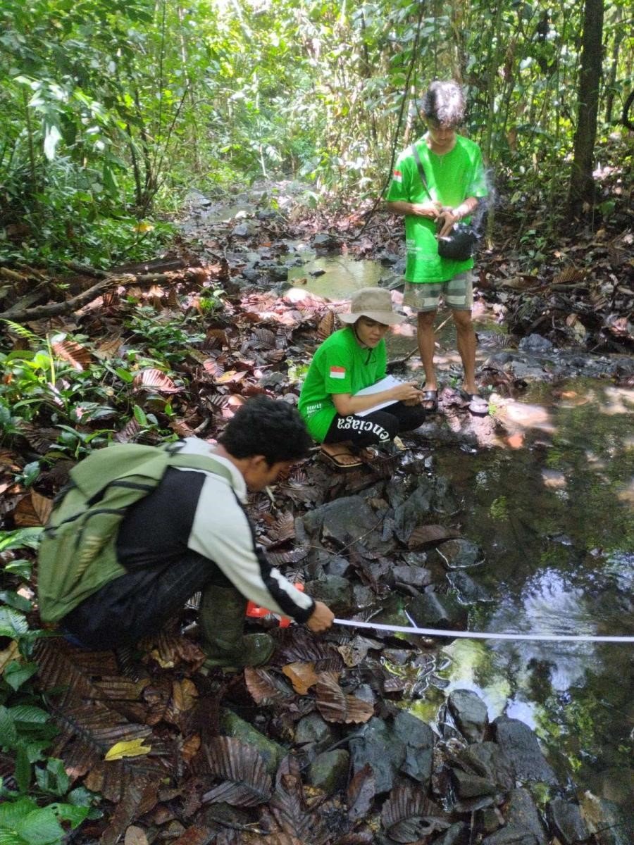 Peran Krusial Tim Patroli LPHD Manjau dalam Menjaga Hutan Desa Manjau